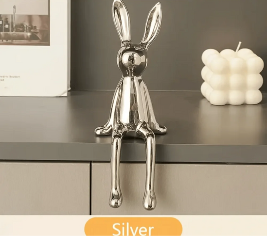 Skandinavische Hasenfigur „Nora“ – Elegante Deko mit hängenden Beinen