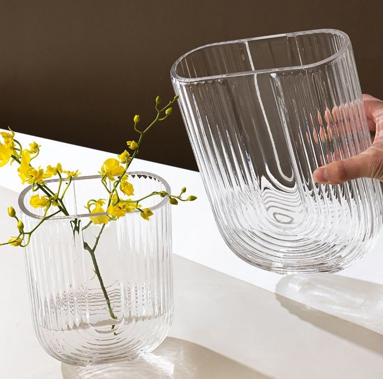 Clear U Vase